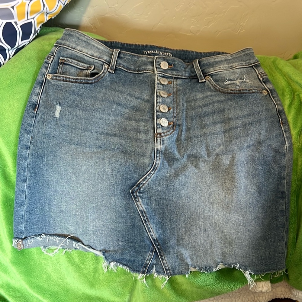 Maurice’s skirt worn once button up frayed along bottom and some distress